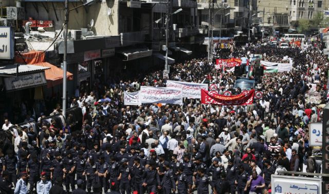 Δεκάδες τραυματίες στη διάρκεια συγκρούσεων στην Ιορδανία