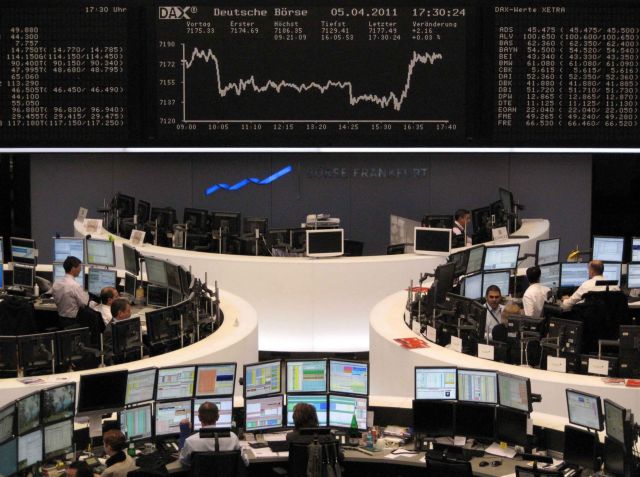 Ήπια υποχώρηση στα ευρωπαϊκά χρηματιστήρια και τη Γουόλ Στριτ την Τρίτη