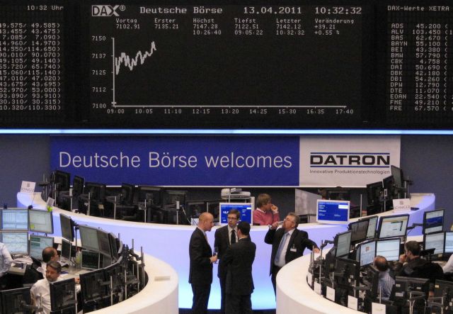 Άνοδος στις ευρωπαϊκές αγορές και τη Γουόλ Στριτ την Τετάρτη