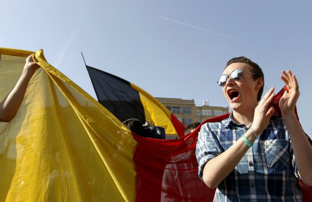 Απελπισμένοι από την ακυβερνησία οι Βέλγοι αρχίζουν ξανά να… κουρεύονται