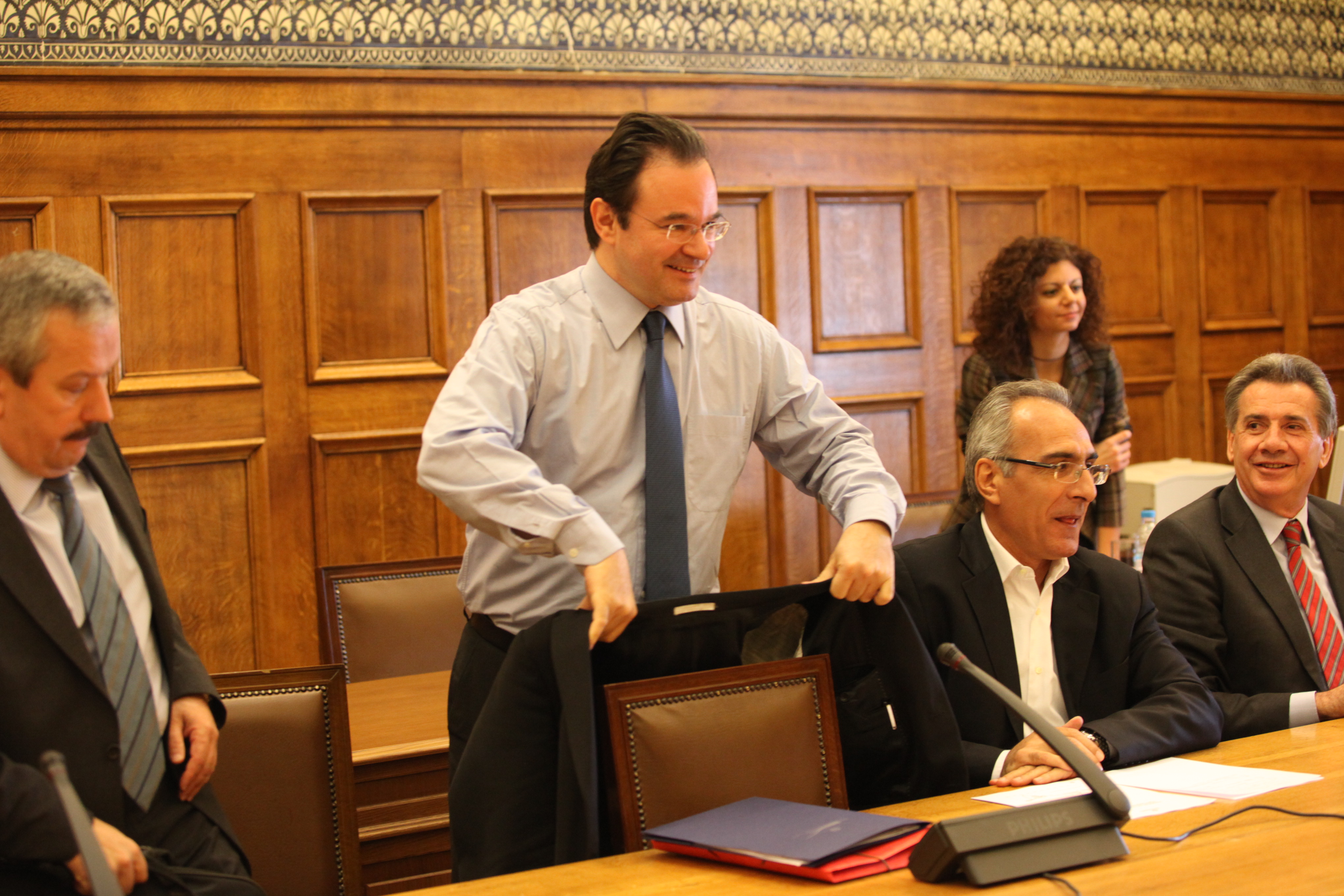 Στα 23 δισ. το μεσοπρόθεσμο πρόγραμμα 2012-2015, λέει ο Γ. Παπακωνσταντίνου