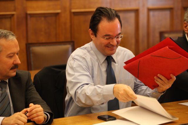 Ανακωχή μετά την ανταρσία κατά Παπακωνσταντίνου στο εσωτερικό του ΠΑΣΟΚ