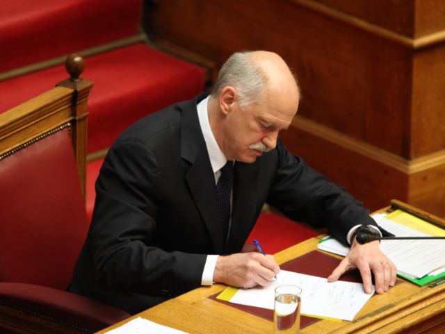 «Μπαράζ» επαφών του πρωθυπουργού με υπουργούς για το μεσοπρόθεσμο πρόγραμμα