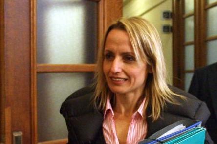 Δεν απορρίπτει η T.Μπιρμπίλη την αλλαγή χωροθέτησης του ΧΥΤΥ στην Κερατέα