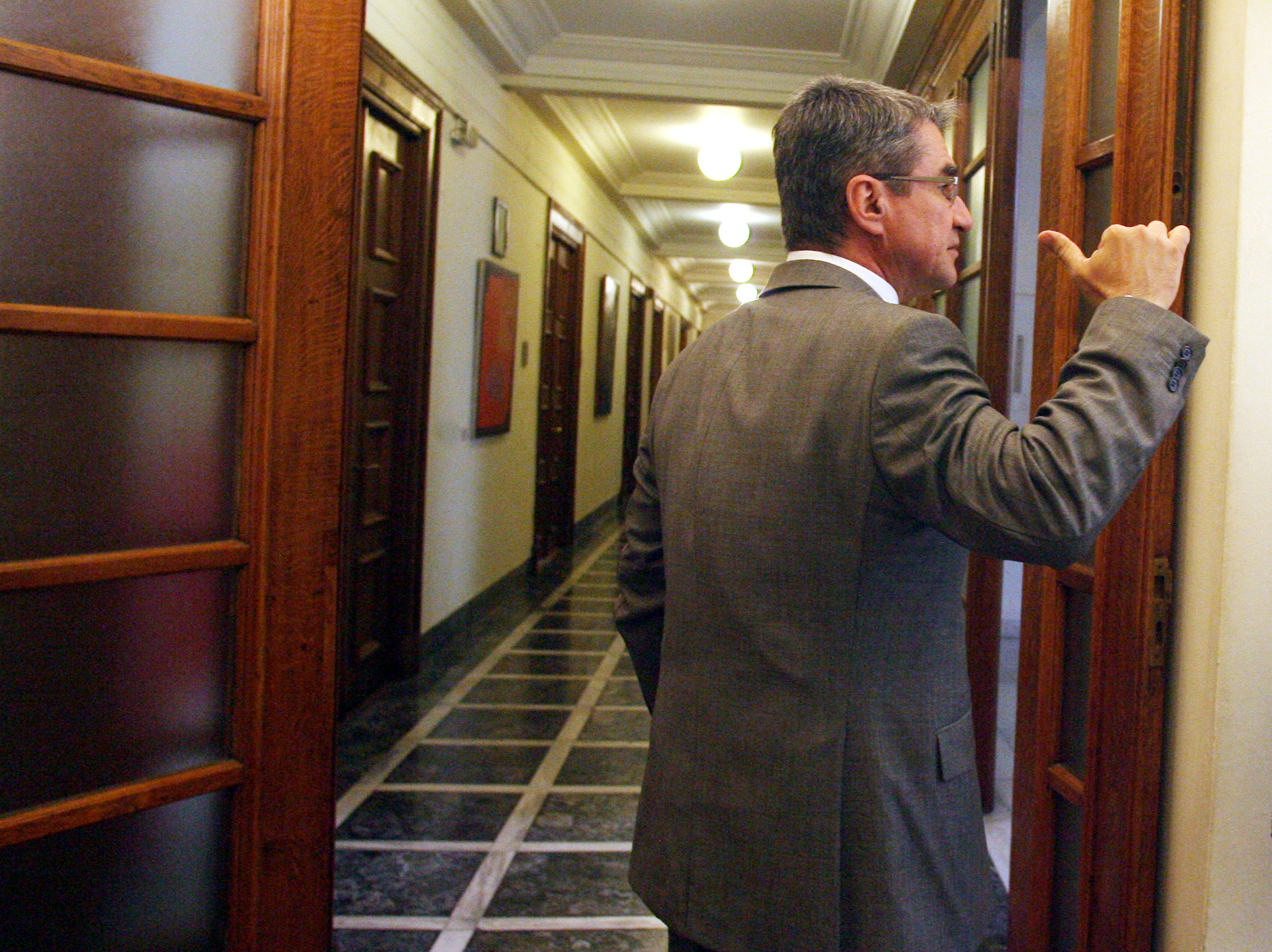 Αναβιώνει η κόντρα ΠΑΣΟΚ-ΣΥΡΙΖΑ με αφορμή την επίθεση κατά Λοβέρδου