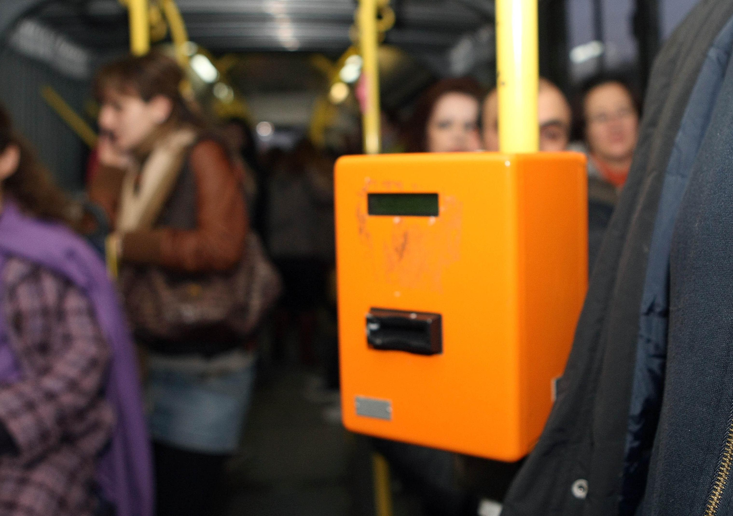 Στα λεωφορεία επιβιβάζονται από τη Δευτέρα οι νέοι ελεγκτές του ΟΑΣΑ