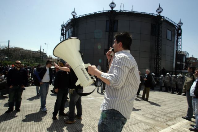 Επεισόδια στο Γκάζι στη συνεδρίαση του δημοτικού συμβουλίου Αθηναίων
