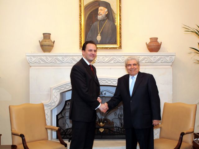 Τις εξελίξεις στο Κυπριακό συζήτησαν Δ.Χριστόφιας και Δ.Δρούτσας