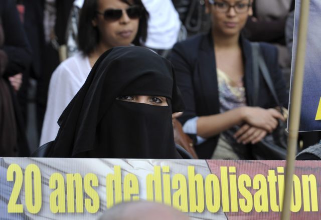 Εκσυγχρονισμό των νόμων για το κοσμικό κράτος επιθυμεί το UMP στη Γαλλία