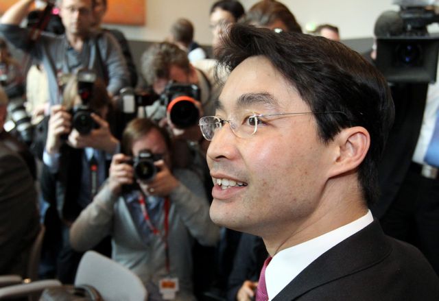 Ο Φίλιπ Ρέσλερ νέος πρόεδρος των Γερμανών Φιλελεύθερων Δημοκρατών