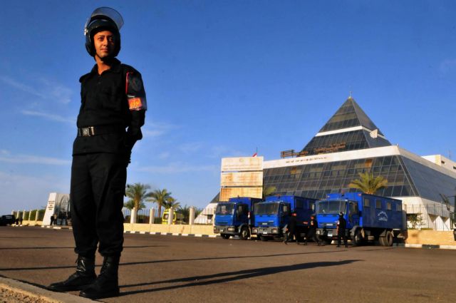 Σε στρατιωτικό νοσοκομείο θα μεταφερθεί ο Χ.Μουμπάρακ