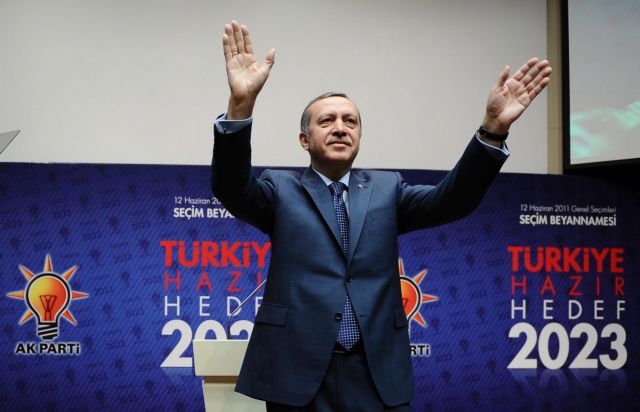 Τρίτη θητεία του κόμματος Ερντογάν δείχνει δημοσκόπηση στην Τουρκία