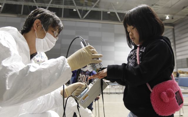 Μετρήσεις ραδιενέργειας σε εκατοντάδες σχολεία γύρω από τη Φουκουσίμα