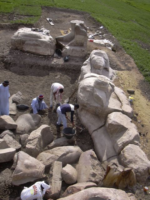 Τεράστιο άγαλμα του Αμενχοτέπ Γ' βρέθηκε κοντά στο Λούξορ
