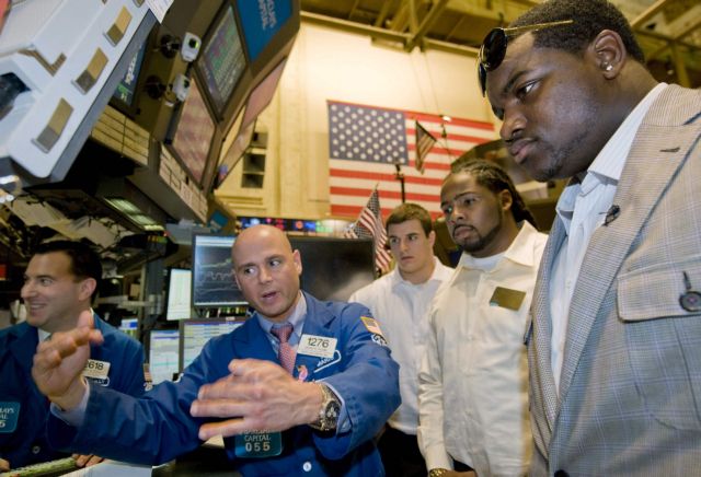 Με θετικό πρόσημο έκλεισαν οι αγορές σε Ευρώπη και ΗΠΑ την Πέμπτη