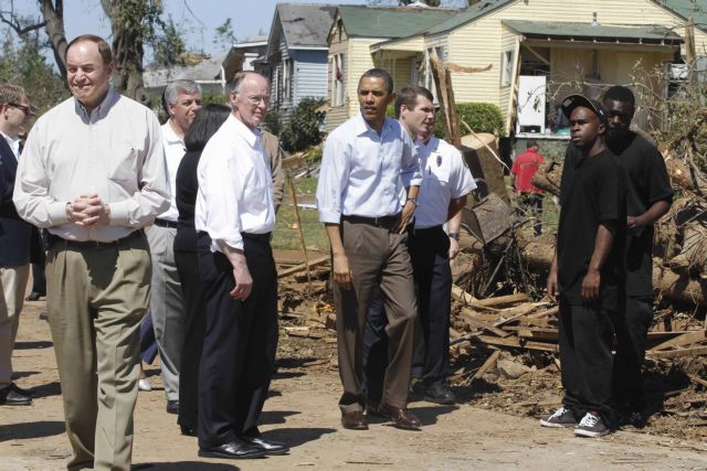 Επίσκεψη αλληλεγγύης στους κατοίκους της Αλαμπάμα από τον Μπαράκ Ομπάμα