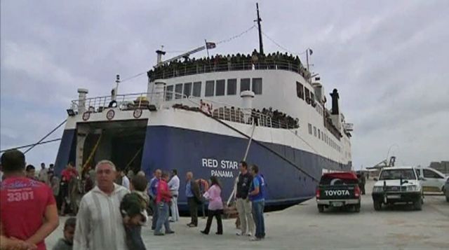 Με βομβαρδισμό απειλεί ο Καντάφι τα πλοία που θα προσεγγίσουν τη Μιζουράτα