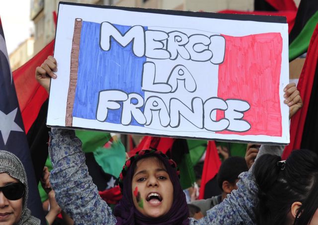 Βρετανοί διπλωμάτες στη Βεγγάζη, μηνύματα Καντάφι στη Δύση