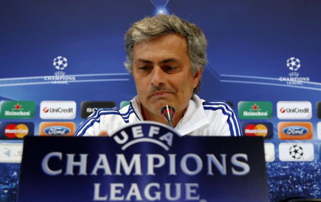 «Είμαι ο ίδιος που έχασε 5-0, δεν έχω το μαγικό φίλτρο της νίκης» είπε ο Μουρίνιο