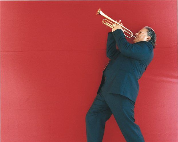 Αρτούρο Σαντοβάλ και Τσίκο Φρίμαν συναντούν την Καμεράτα στο ΜΜΑ