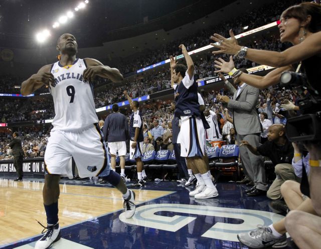 Οι Γκρίζλις προκρίθηκαν στα ημιτελικά της Δύσης