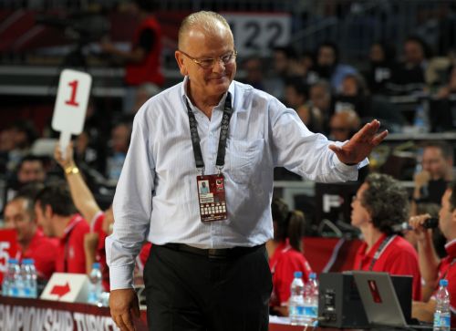 Παραμένει προπονητής της Σερβίας ο Ίβκοβιτς