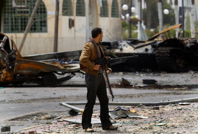 Σφοδρό βομβαρδισμό της Μιζουράτα από τις δυνάμεις του Καντάφι καταγγέλλουν οι αντικαθεστωτικοί