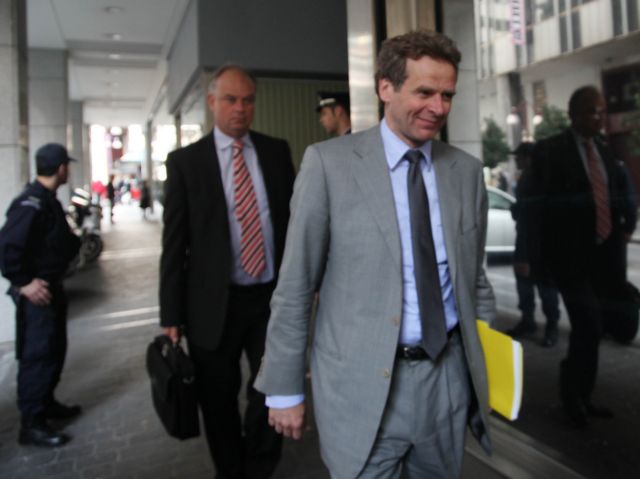 «Πάρτε μέτρα τώρα» διαμηνύει η τρόικα στην κυβέρνηση