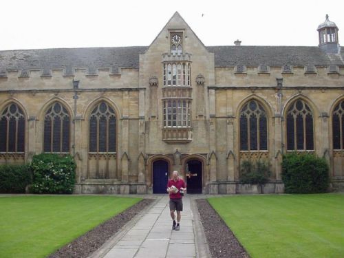 Μεγάλες αυξήσεις στα δίδακτρα ζητούν σχεδόν όλα τα βρετανικά πανεπιστήμια