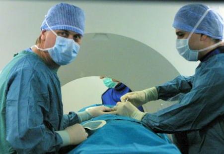 Μαζικές μεταθέσεις για γιατρούς του ΕΣΥ προτείνει η Επιτροπή Σοφών