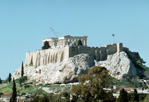 Αναστηλώνεται η Στοά Ευμένους στη νότια πλευρά της Ακρόπολης