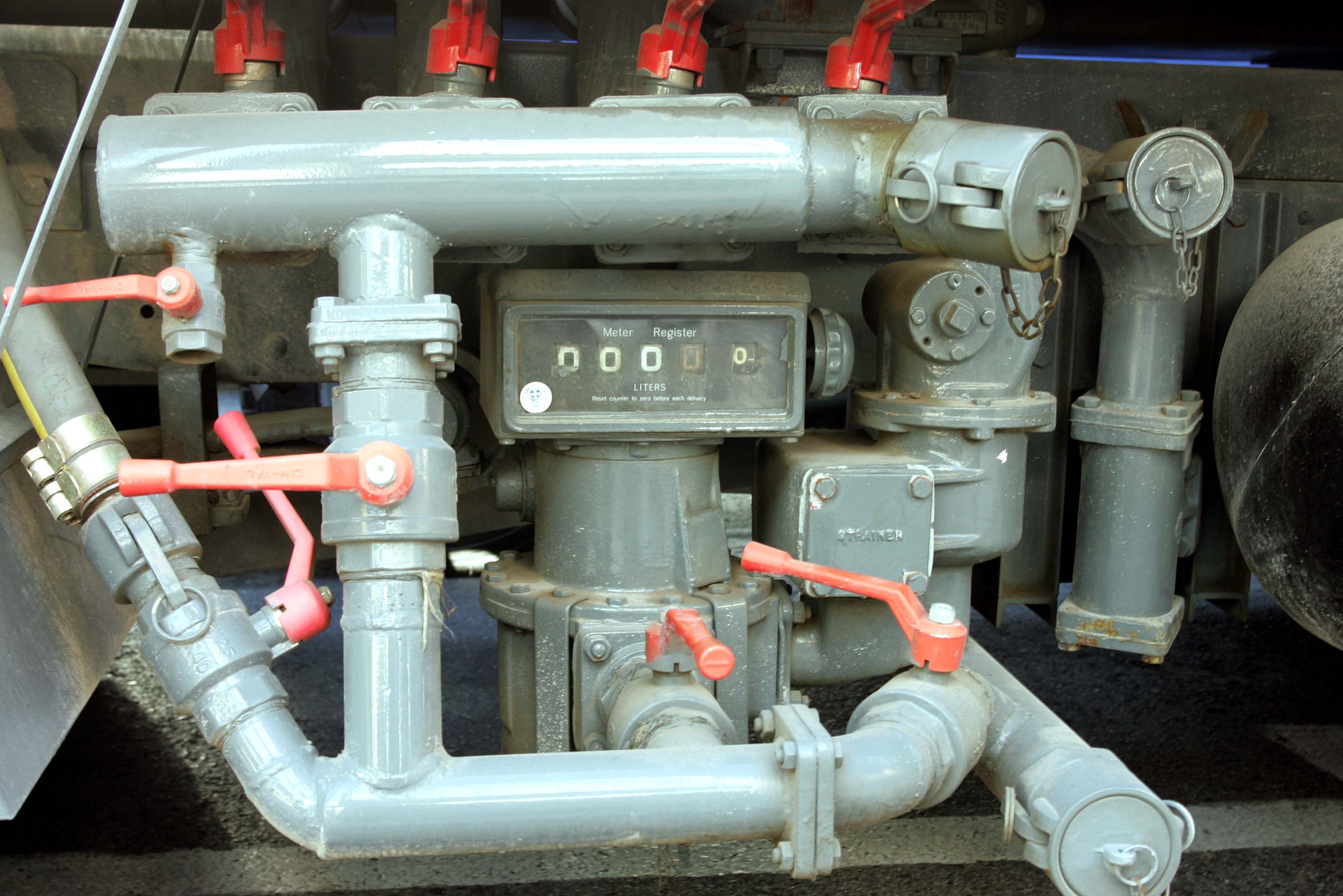 Νέα μέτρα για τον περιορισμό του λαθρεμπορίου καυσίμων