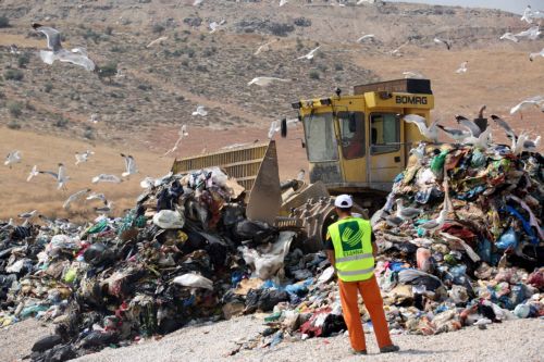 Υπολειτουργεί ο ΧΥΤΑ Φυλής, προβλήματα στην αποκομιδή των απορριμμάτων