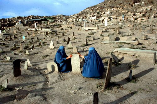 Επίθεση αυτοκτονίας με 10 νεκρούς στο Αφγανιστάν