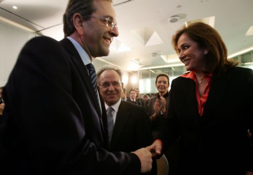 Πρόσκληση Μπακογιάννη προς Σαμαρά στο συνέδριο του κόμματός της