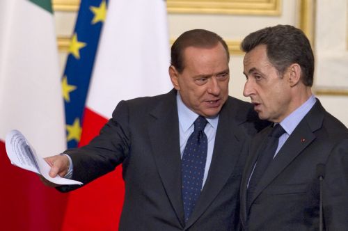 Λύση στη διαμάχη για το μεταναστευτικό αναζητούν Ν.Σαρκοζί-Σ.Μπερλουσκόνι
