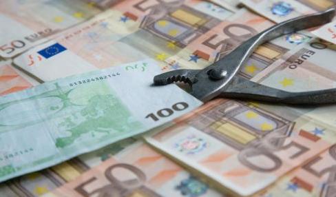 Στα 87 δισ. ευρώ υποχώρησαν τα δάνεια γερμανικών και γαλλικών τραπεζών στην Ελλάδα στα τέλη του 2010