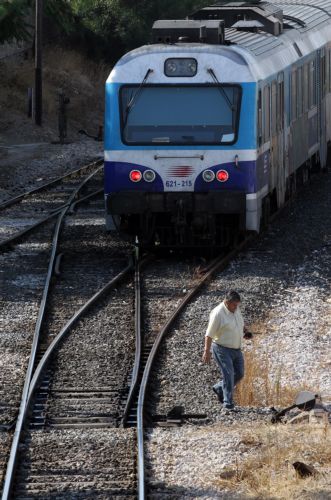 Νεκρός ο οδηγός ΙΧ που παρασύρθηκε από αμαξοστοιχία στην Καλαμπάκα
