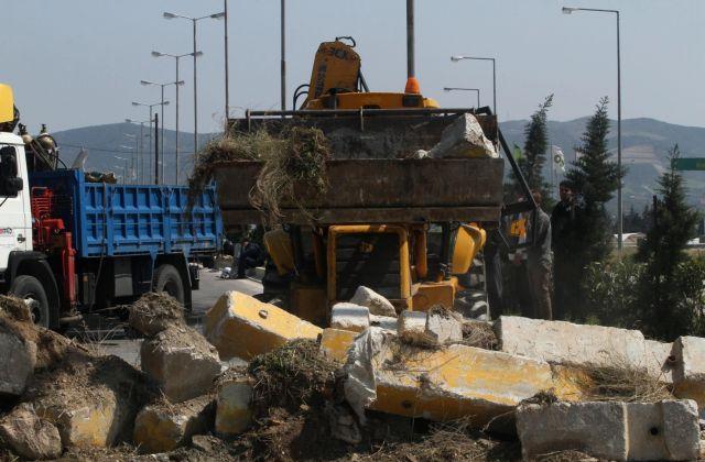 Νέα επιχείρηση απομάκρυνσης μπάζων από τη λεωφόρο Λαυρίου