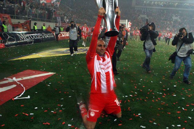 Κοντά στην ανανέωση για δύο χρόνια Τζιμπούρ και Ολυμπιακός