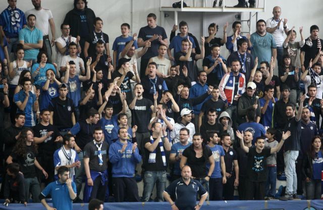 Μηχανοκίνητη πορεία των φίλων του Ηρακλή μετά τη λήξη του αγώνα βόλεϊ με τον Ολυμπιακό