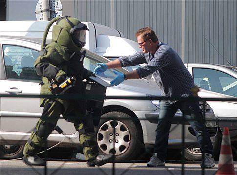 Ανάληψη ευθύνης από την «6η Δεκέμβρη» για τη βόμβα στην Εφορία στο Νέο Κόσμο