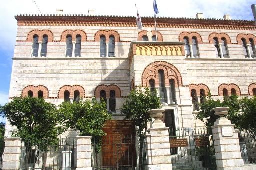 Χωρίς μεταλλικές και γυάλινες προσθήκες η ανακαίνιση του Οφθαλμιατρείου