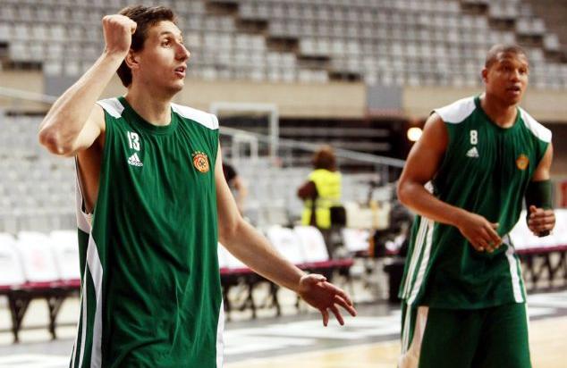 Ψυχολογική «ένεση» από οπαδούς του ΠΑΟ στην προπόνηση