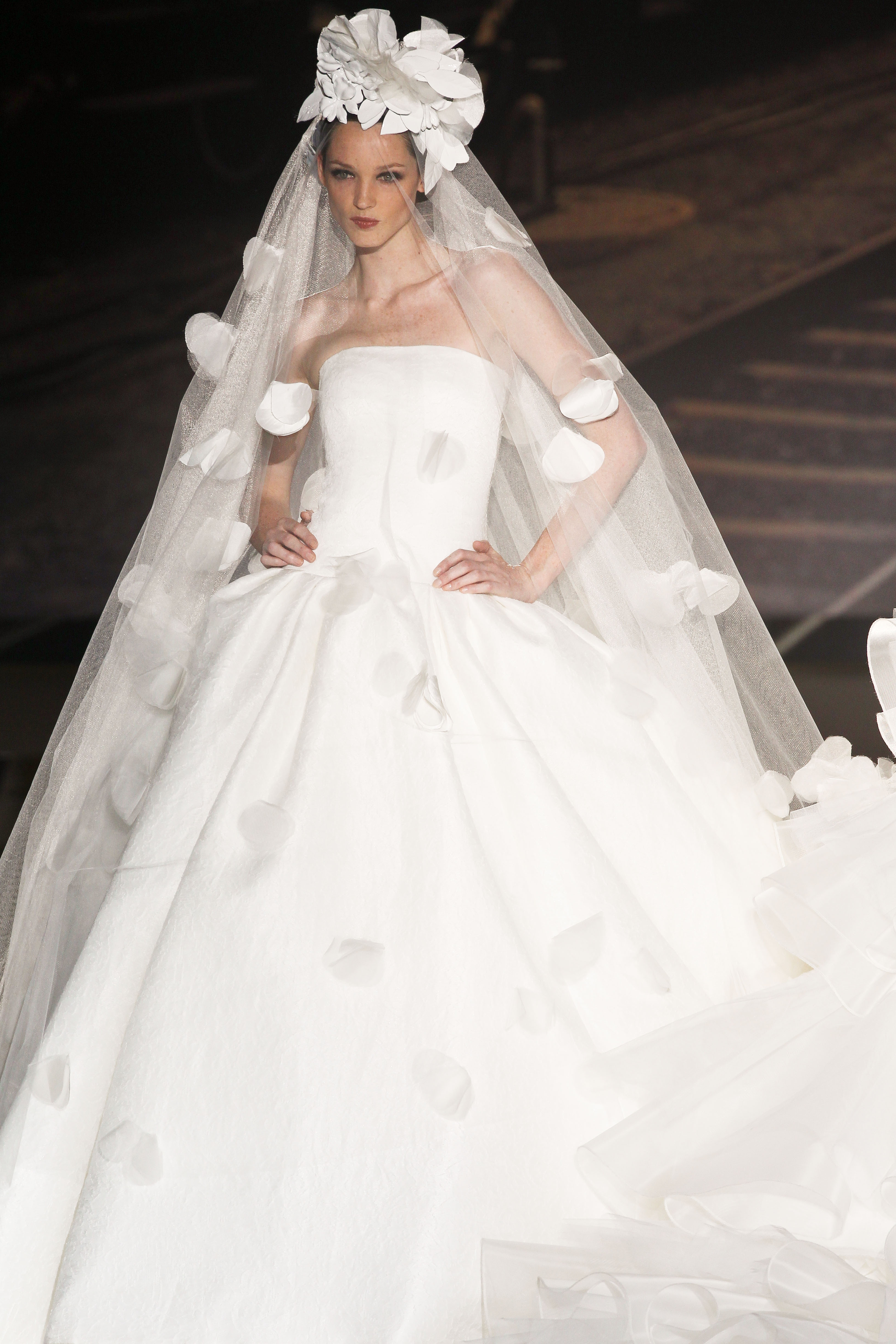 Άνοιξη Καλοκαίρι 2012: Tα 20 νυφικά που συζητήθηκαν