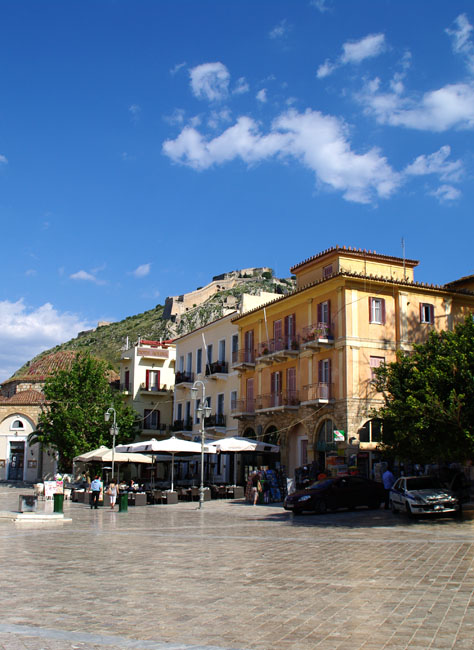 Ναύπλιο, η πλατεία Συντάγματος και η Ψωροκώσταινα