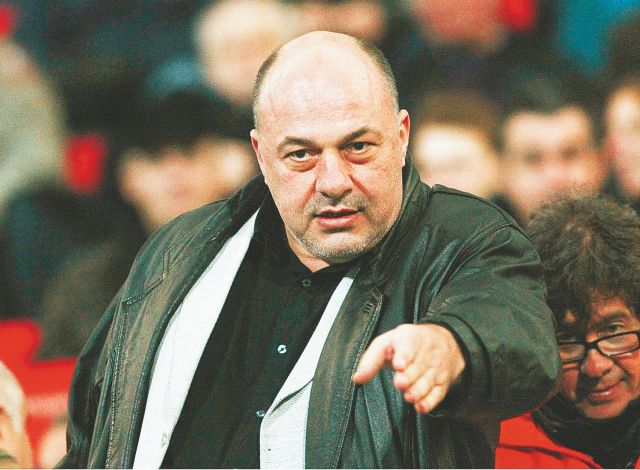 «Γελοίες δηλώσεις του περαστικού Αδαμίδη» απάντησε ο Μπέος