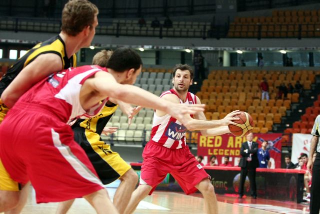 Ο Ολυμπιακός κέρδισε τον Αρη στο ΣΕΦ και «σκούπισε» τη σειρά με 3-0