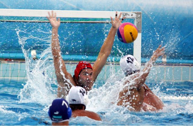 Η Βουλιαγμένη νίκησε τον Ολυμπιακό, 1-1 οι τελικοί του πόλο