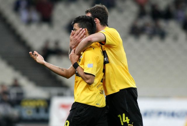 Στην πρώτη θέση των πλέι οφ η ΑΕΚ που νίκησε 1-0 τον Ολυμπιακό Βόλου